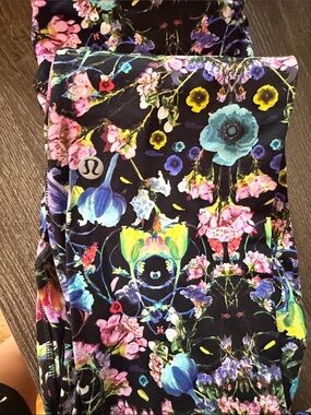 lululemon athletica Floral Multicolor Leggings on Black